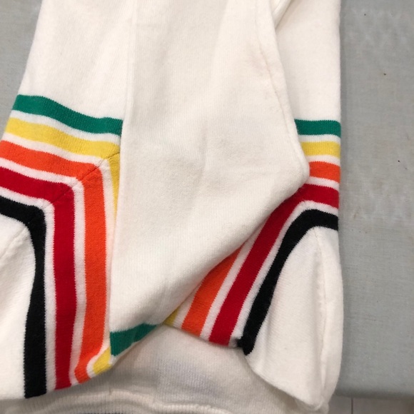 Sweater and house slippers - Picture 2 of 16